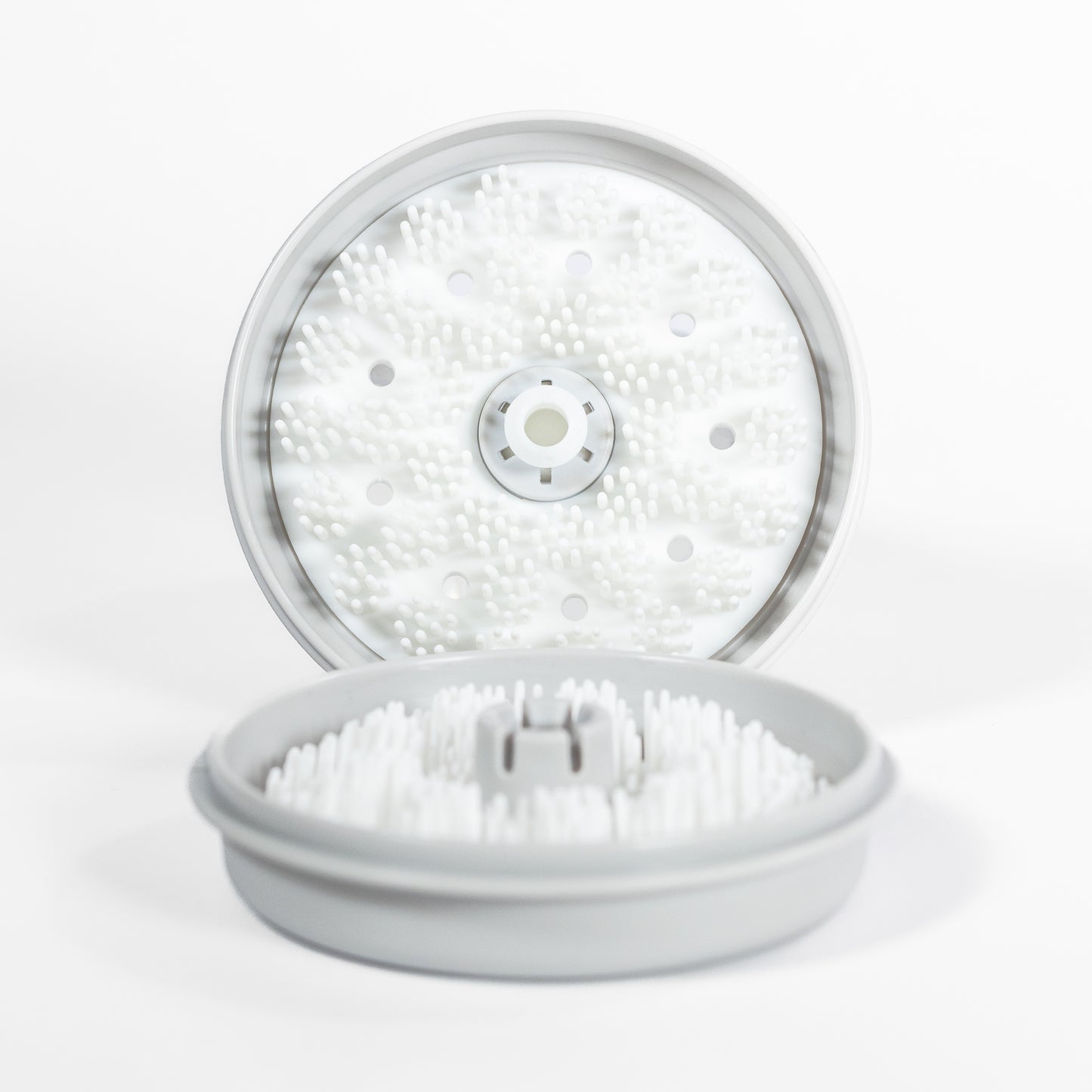 BrishyCase – Mechanical Invisalign Cleaner & Retainer Cleaning Case
